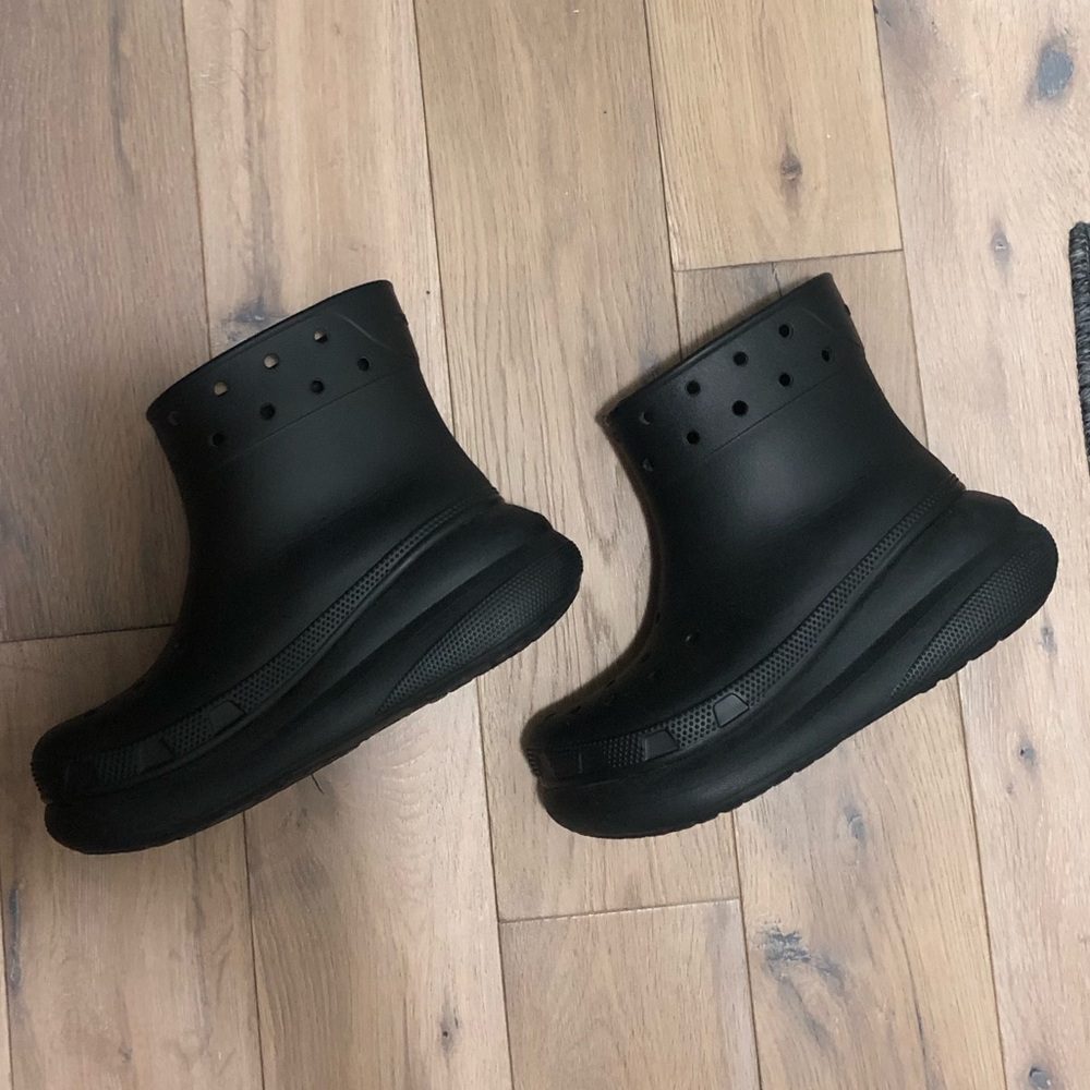 Crocs Classic Crush Rain Boots Black Platform Women’s 8